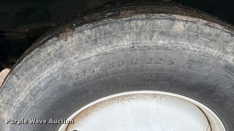 image for item NA9955 2010 Volvo VNL semi truck