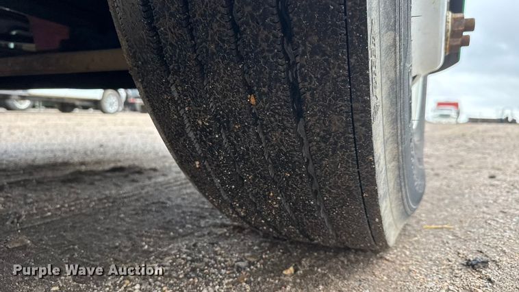 image for item NA9955 2010 Volvo VNL semi truck