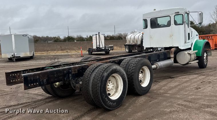 image for item NA9956 1998 Kenworth W900 truck cab and chassis