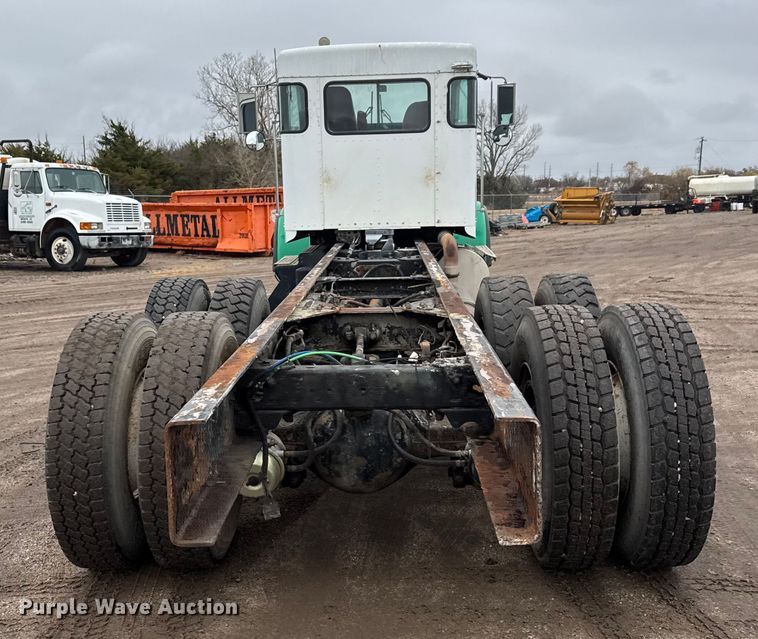 image for item NA9956 1998 Kenworth W900 truck cab and chassis