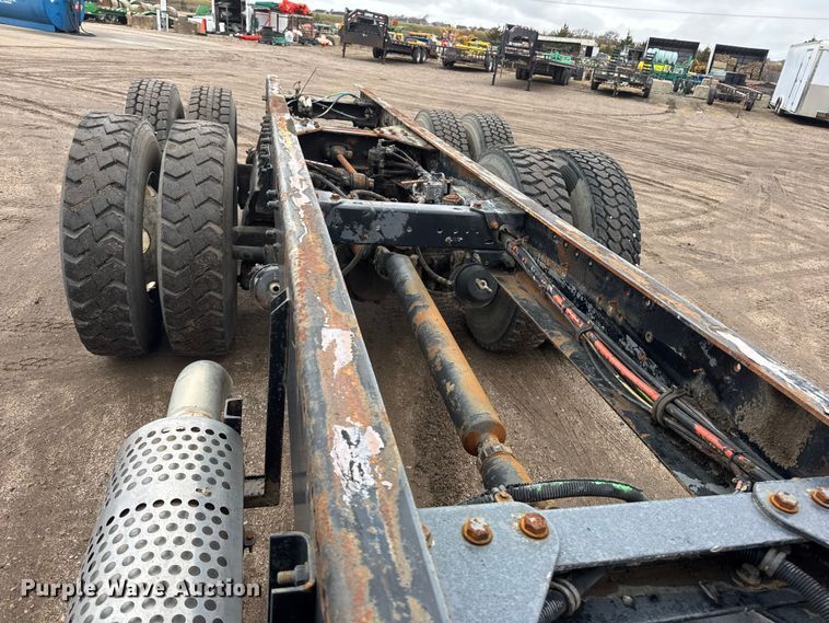 image for item NA9956 1998 Kenworth W900 truck cab and chassis