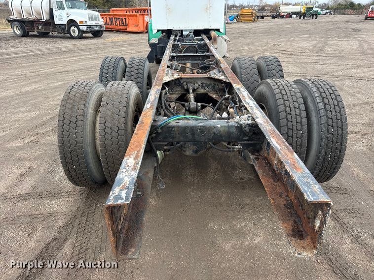 image for item NA9956 1998 Kenworth W900 truck cab and chassis