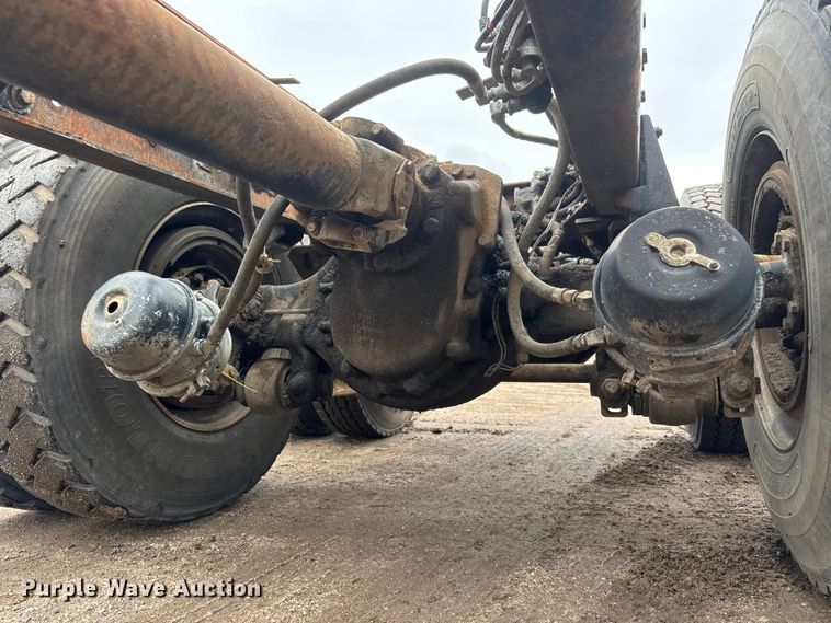 image for item NA9956 1998 Kenworth W900 truck cab and chassis