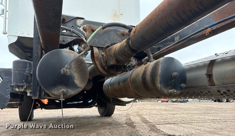 image for item NA9956 1998 Kenworth W900 truck cab and chassis