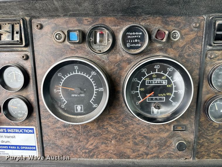 image for item NA9956 1998 Kenworth W900 truck cab and chassis