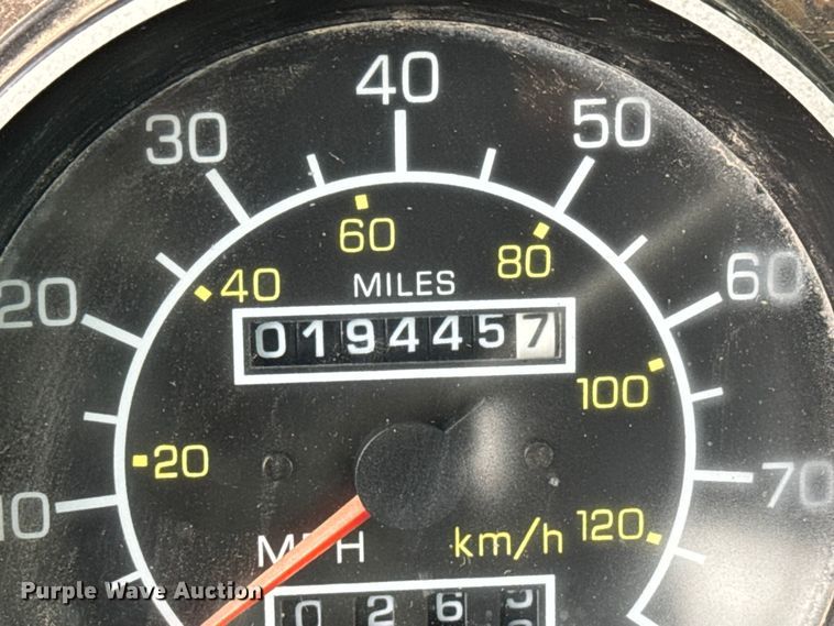 image for item NA9956 1998 Kenworth W900 truck cab and chassis