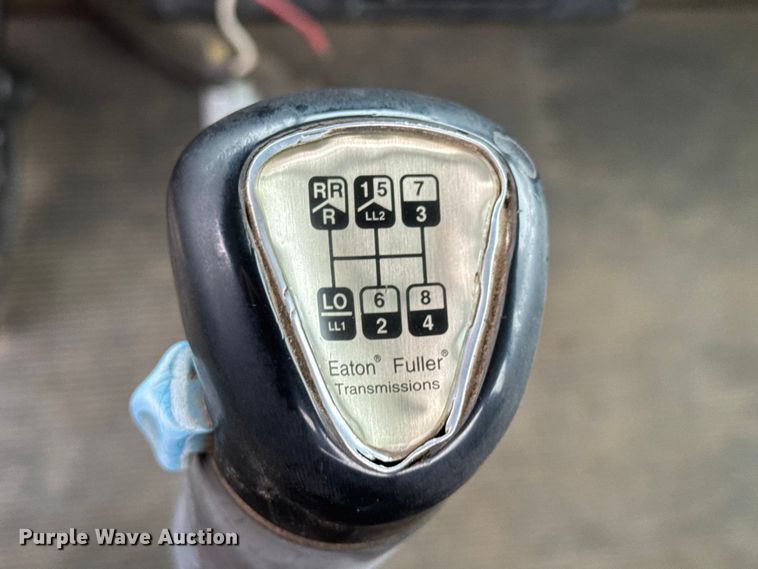 image for item NA9956 1998 Kenworth W900 truck cab and chassis