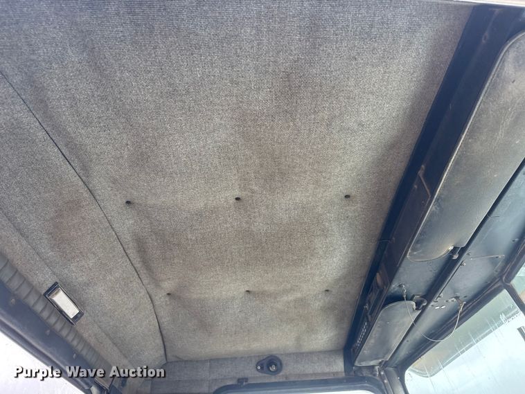 image for item NA9956 1998 Kenworth W900 truck cab and chassis