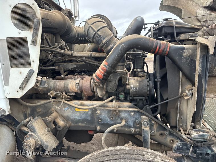 image for item NA9956 1998 Kenworth W900 truck cab and chassis