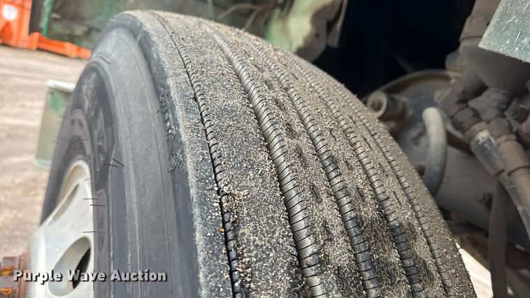 image for item NA9956 1998 Kenworth W900 truck cab and chassis