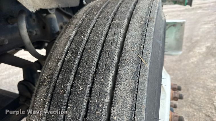 image for item NA9956 1998 Kenworth W900 truck cab and chassis