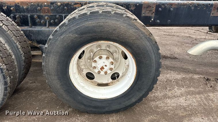 image for item NA9956 1998 Kenworth W900 truck cab and chassis