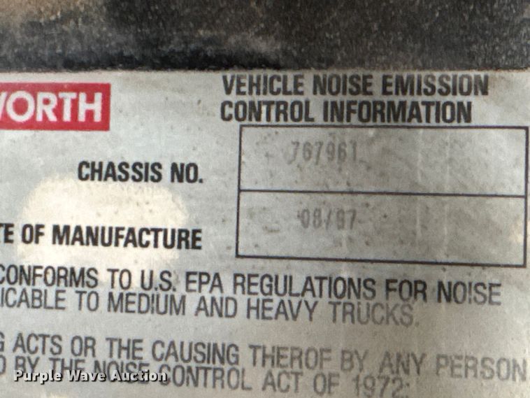 image for item NA9956 1998 Kenworth W900 truck cab and chassis