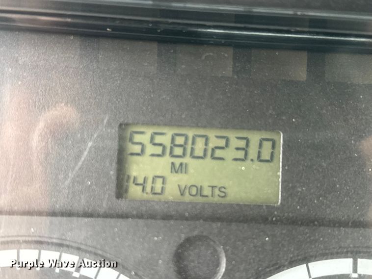 image for item NA9962 2007 Freightliner Columbia 120 semi truck