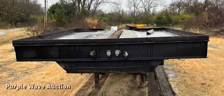 image for item NA9971 1982 Daco LB253782 drop deck trailer