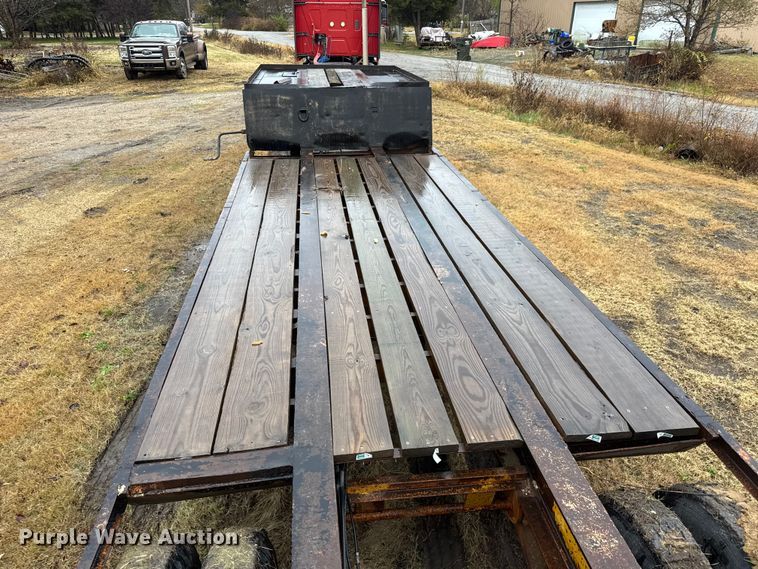 image for item NA9971 1982 Daco LB253782 drop deck trailer