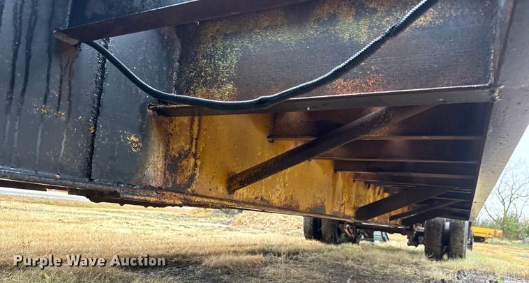 image for item NA9971 1982 Daco LB253782 drop deck trailer