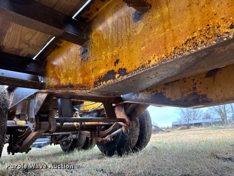 image for item NA9971 1982 Daco LB253782 drop deck trailer