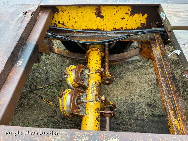 image for item NA9971 1982 Daco LB253782 drop deck trailer