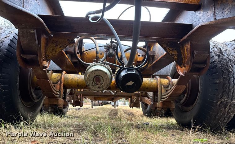 image for item NA9971 1982 Daco LB253782 drop deck trailer