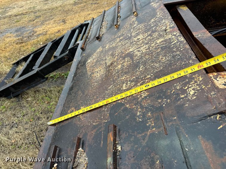 image for item NA9971 1982 Daco LB253782 drop deck trailer