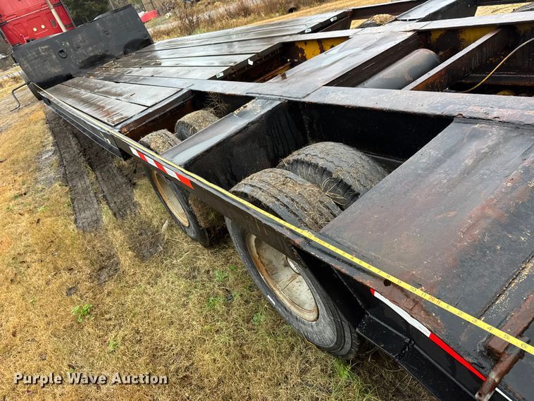 image for item NA9971 1982 Daco LB253782 drop deck trailer