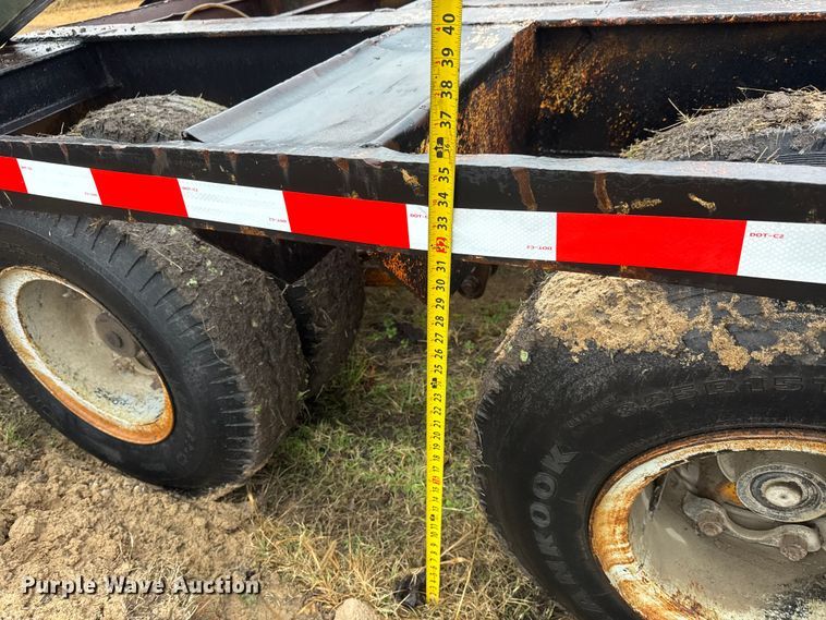 image for item NA9971 1982 Daco LB253782 drop deck trailer