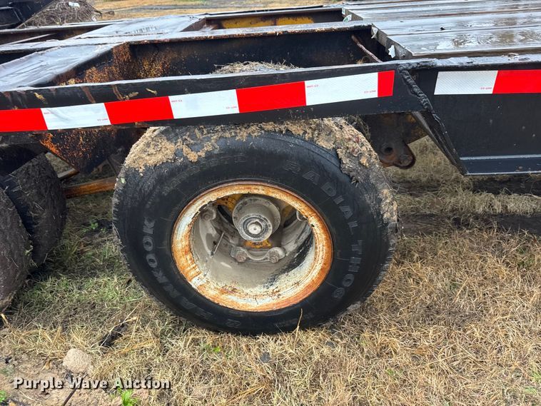 image for item NA9971 1982 Daco LB253782 drop deck trailer