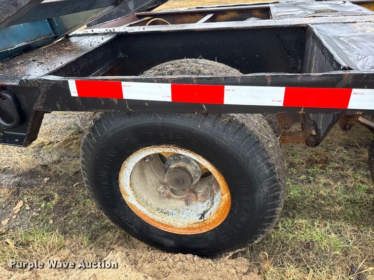 image for item NA9971 1982 Daco LB253782 drop deck trailer