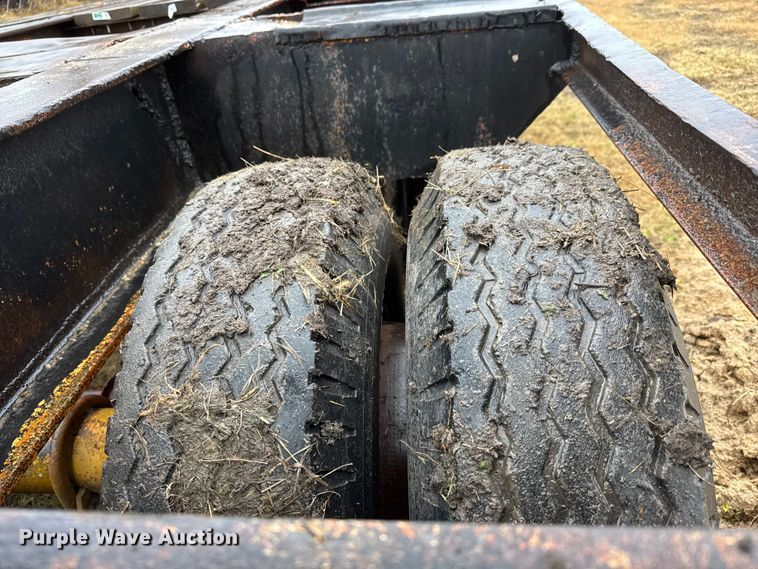 image for item NA9971 1982 Daco LB253782 drop deck trailer