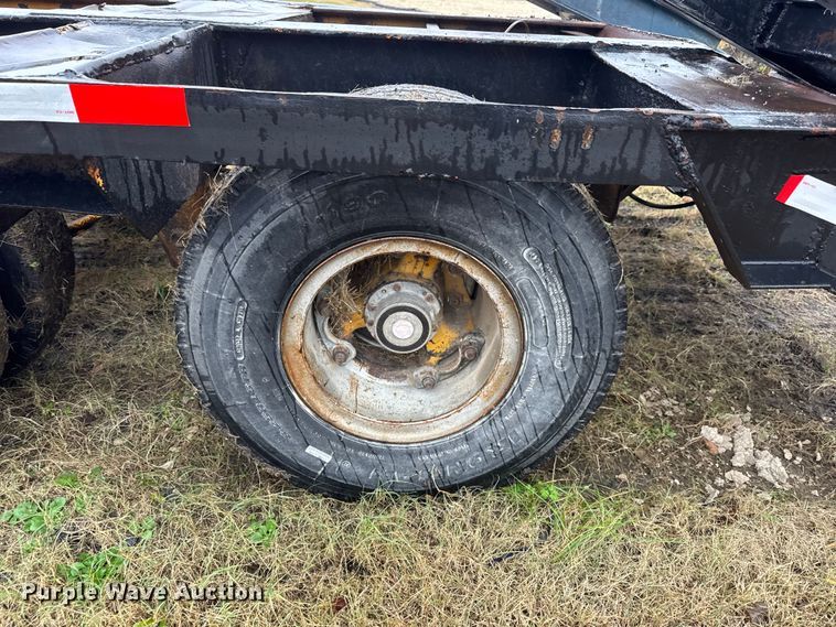 image for item NA9971 1982 Daco LB253782 drop deck trailer