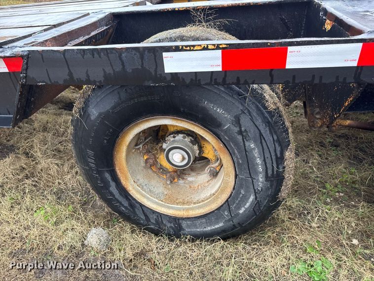 image for item NA9971 1982 Daco LB253782 drop deck trailer
