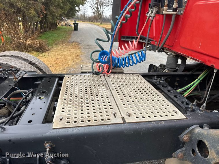 image for item NA9973 2013 International ProStar semi truck