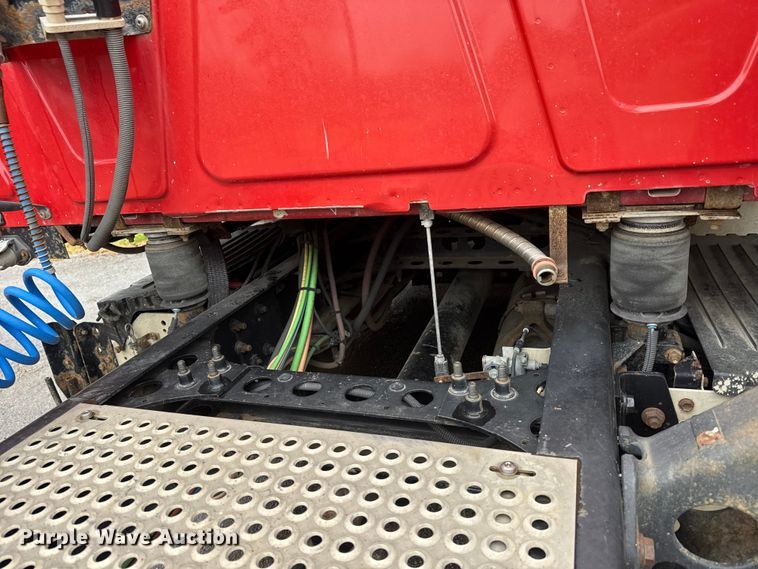 image for item NA9973 2013 International ProStar semi truck