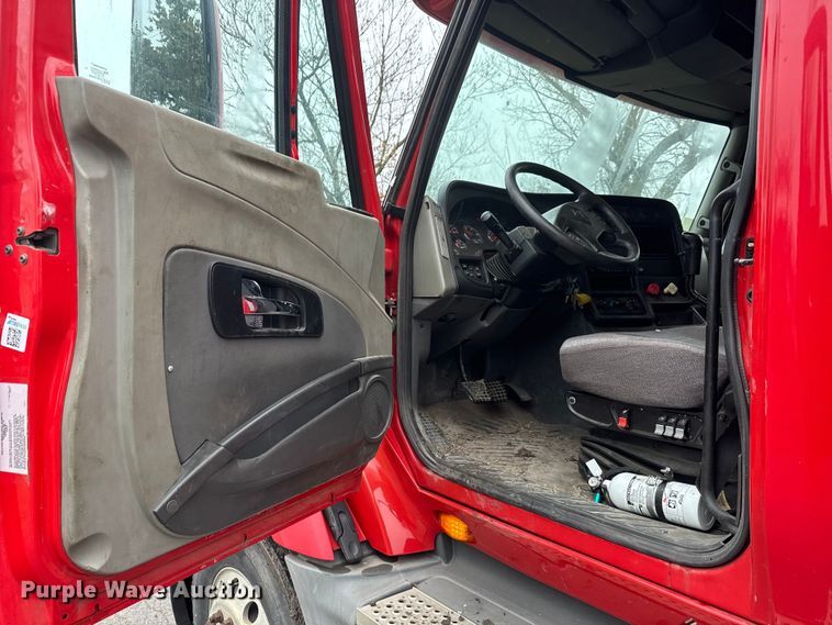 image for item NA9973 2013 International ProStar semi truck