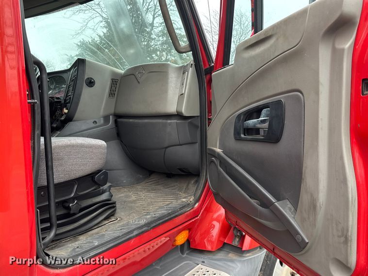 image for item NA9973 2013 International ProStar semi truck