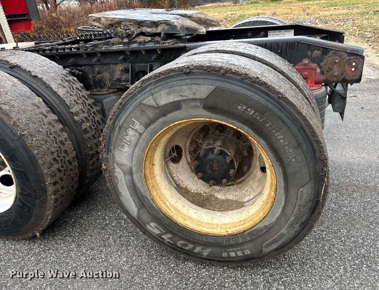 image for item NA9973 2013 International ProStar semi truck