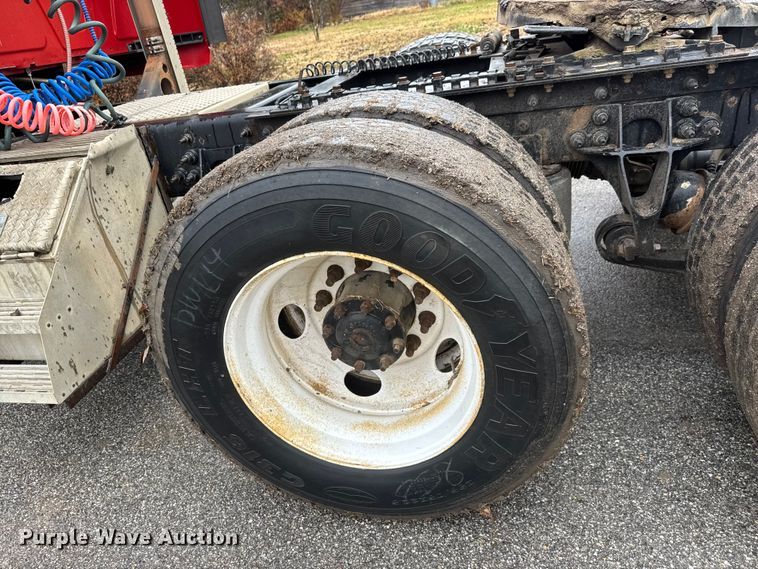 image for item NA9973 2013 International ProStar semi truck