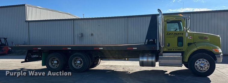 image for item NB9000 2014 Peterbilt 348 rollback truck