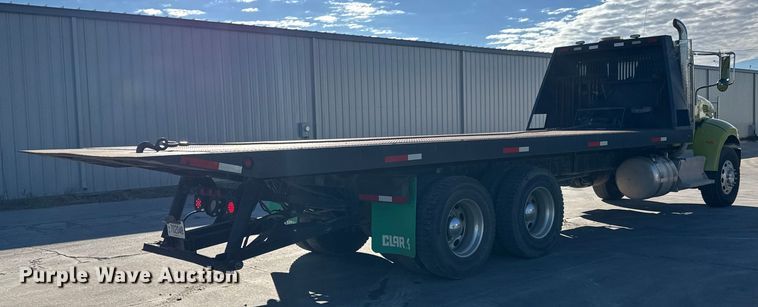 image for item NB9000 2014 Peterbilt 348 rollback truck