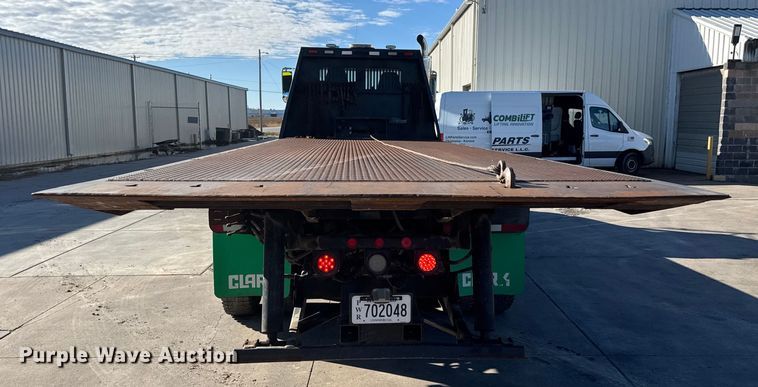 image for item NB9000 2014 Peterbilt 348 rollback truck