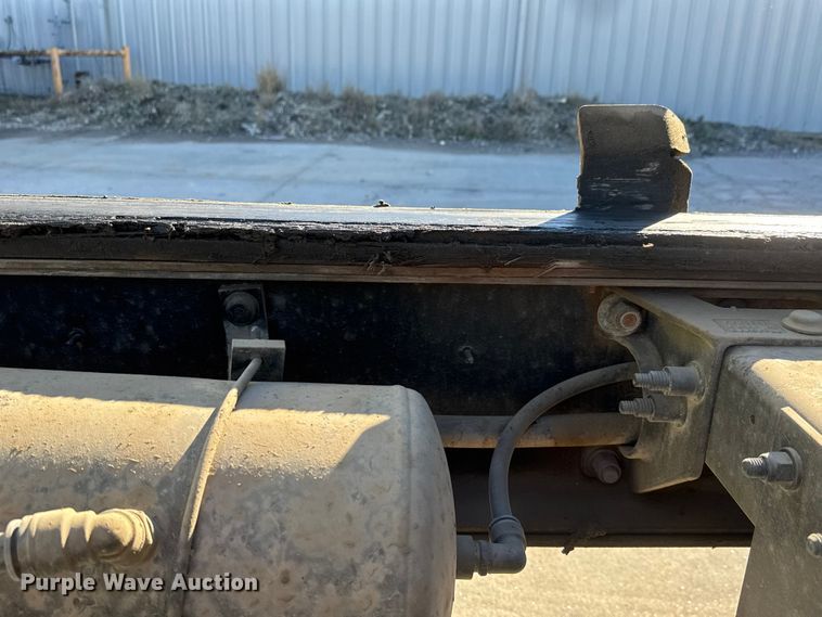 image for item NB9000 2014 Peterbilt 348 rollback truck