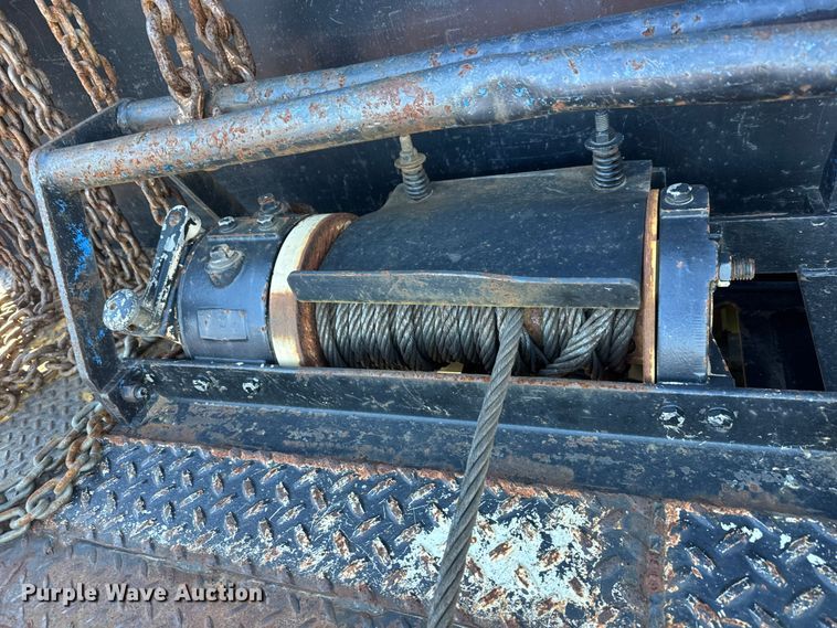 image for item NB9000 2014 Peterbilt 348 rollback truck