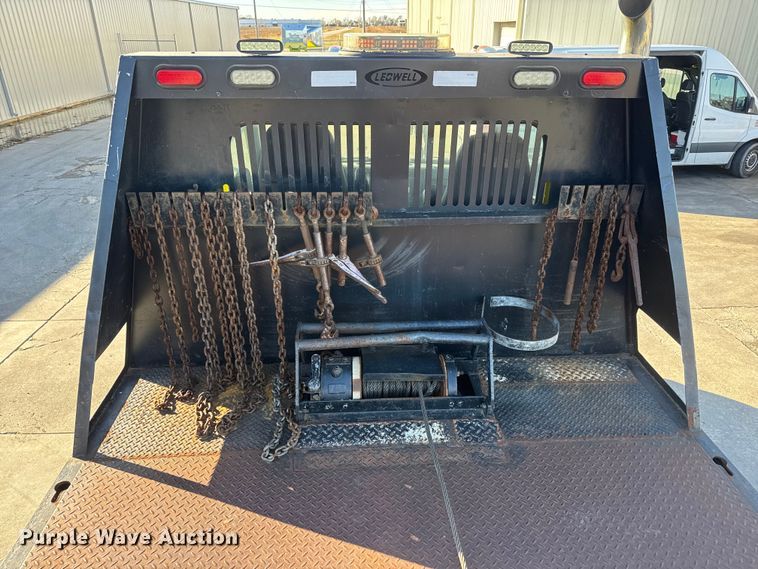 image for item NB9000 2014 Peterbilt 348 rollback truck