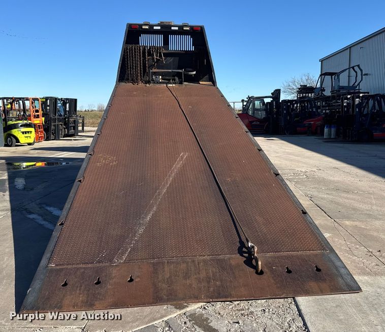 image for item NB9000 2014 Peterbilt 348 rollback truck