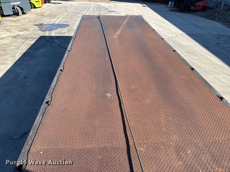 image for item NB9000 2014 Peterbilt 348 rollback truck