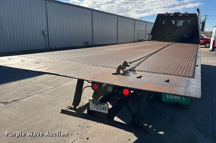 image for item NB9000 2014 Peterbilt 348 rollback truck