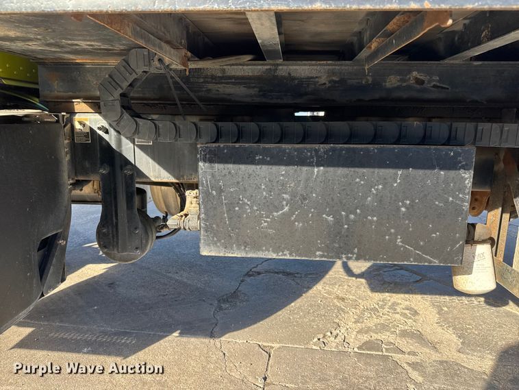 image for item NB9000 2014 Peterbilt 348 rollback truck