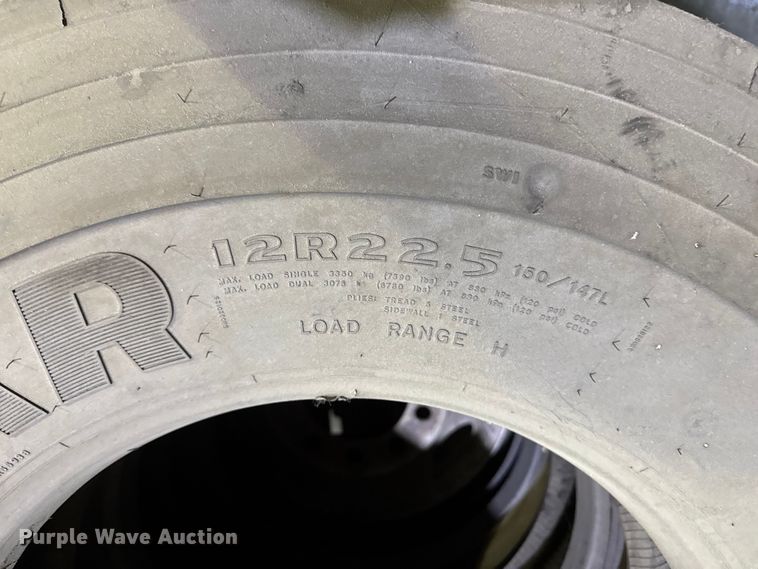 image for item NB9000 2014 Peterbilt 348 rollback truck