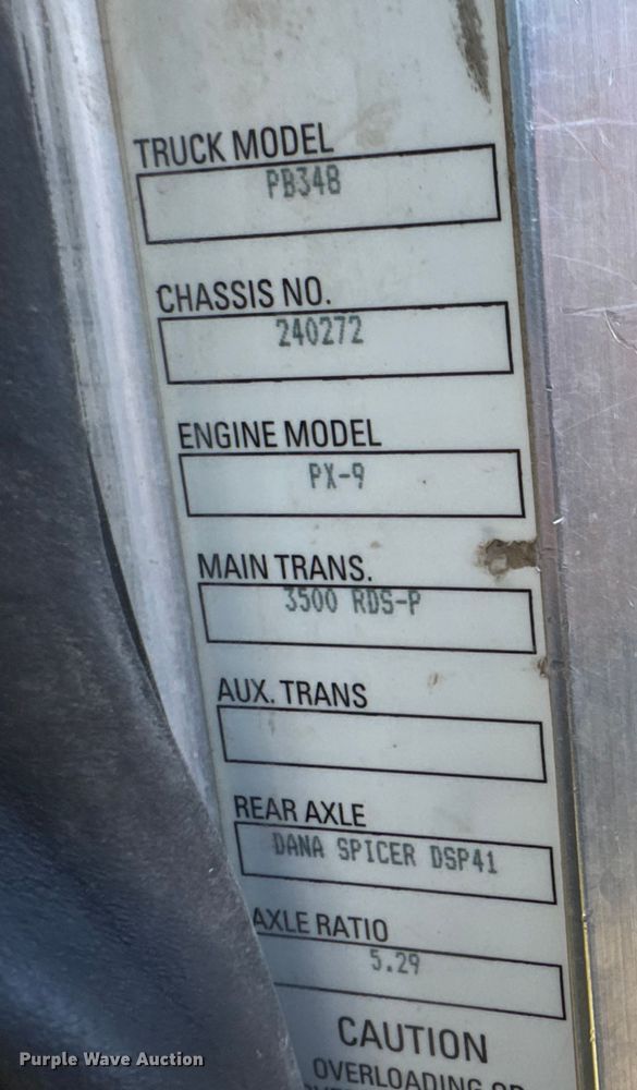image for item NB9000 2014 Peterbilt 348 rollback truck